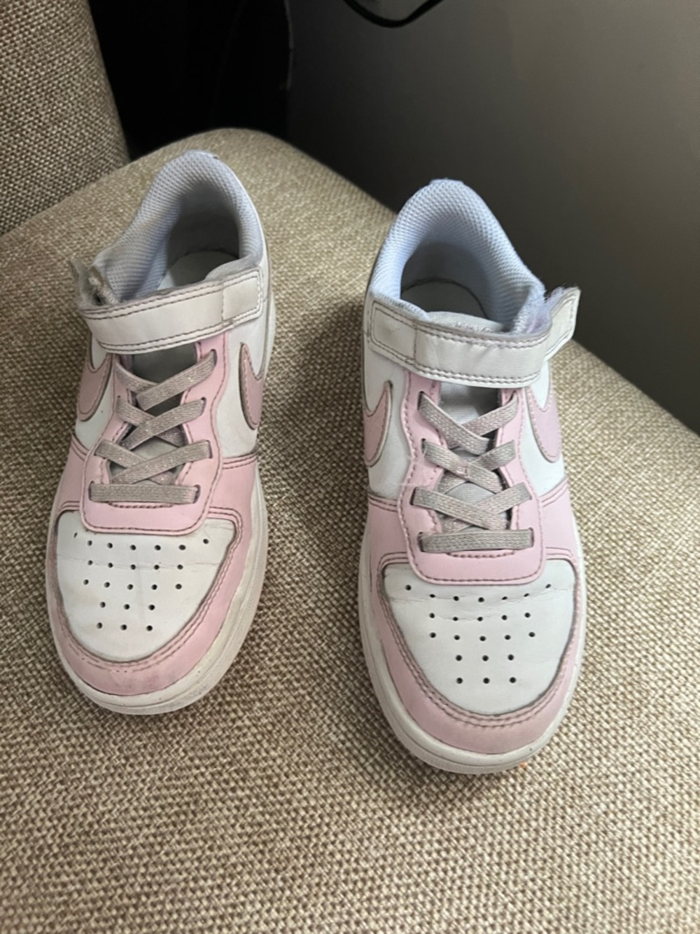 Nike Kids White and Pink Low-Top Sneakers